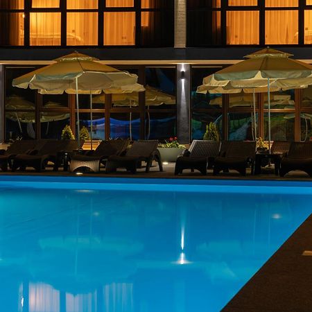 Toga Hotel Yablunytsya Bagian luar foto