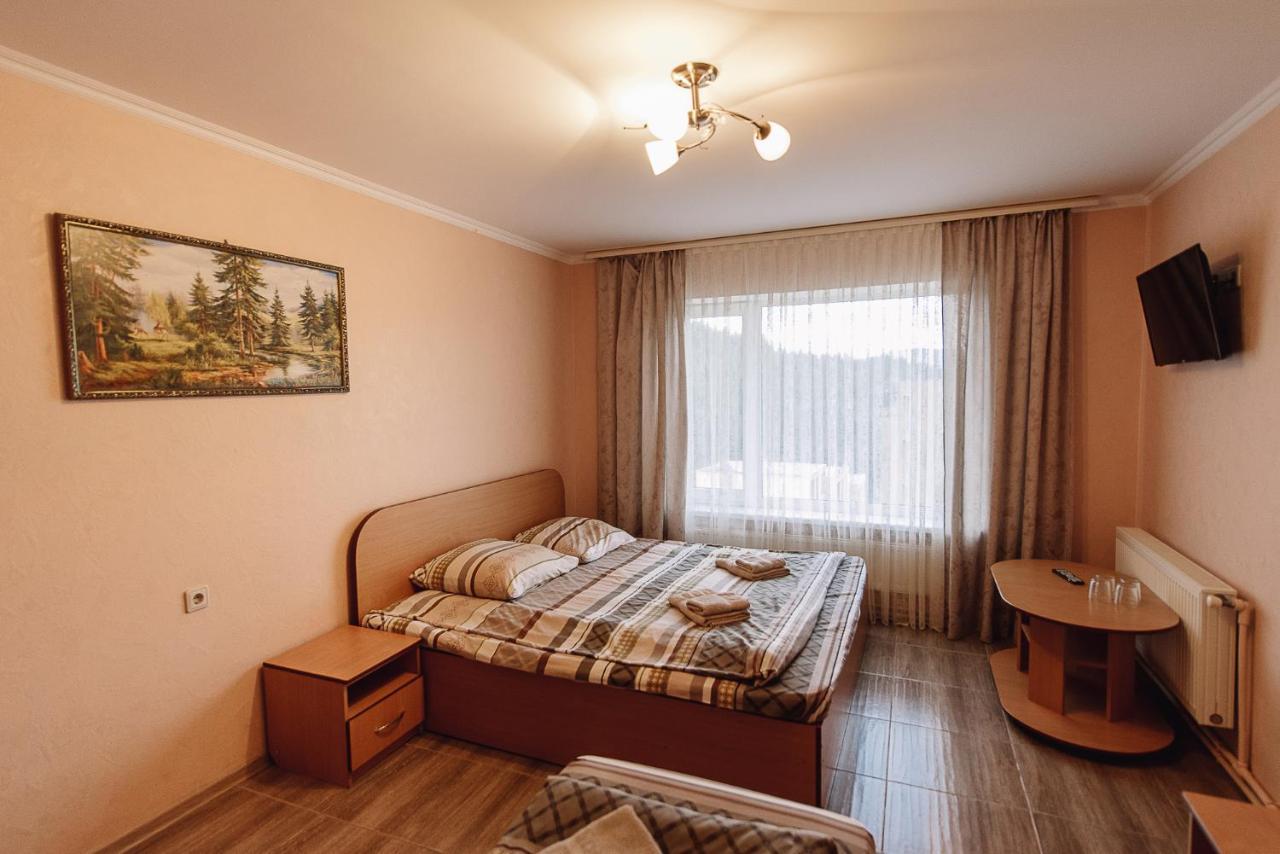 Toga Hotel Yablunytsya Bagian luar foto