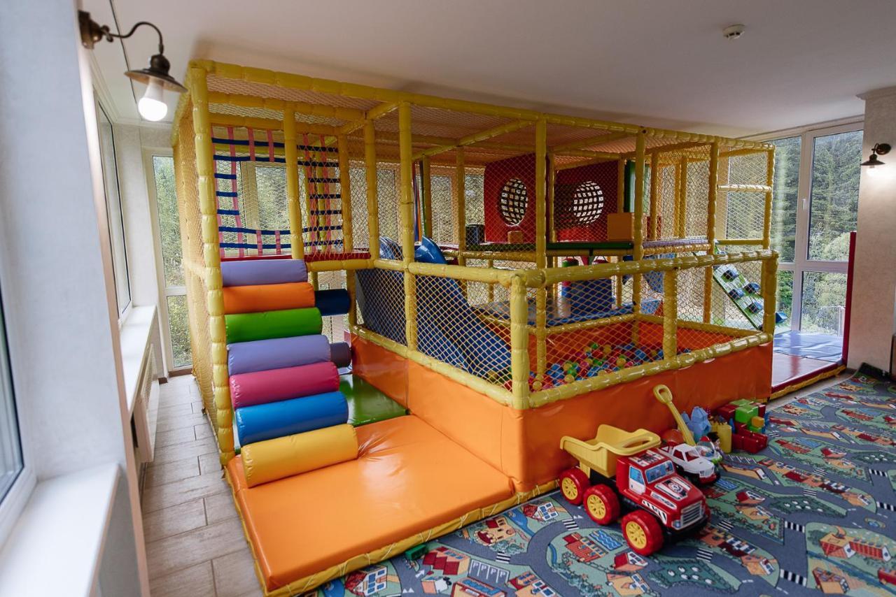 Toga Hotel Yablunytsya Bagian luar foto