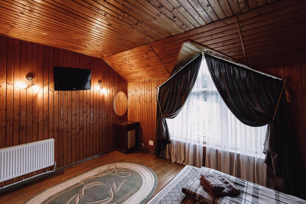 Toga Hotel Yablunytsya Bagian luar foto