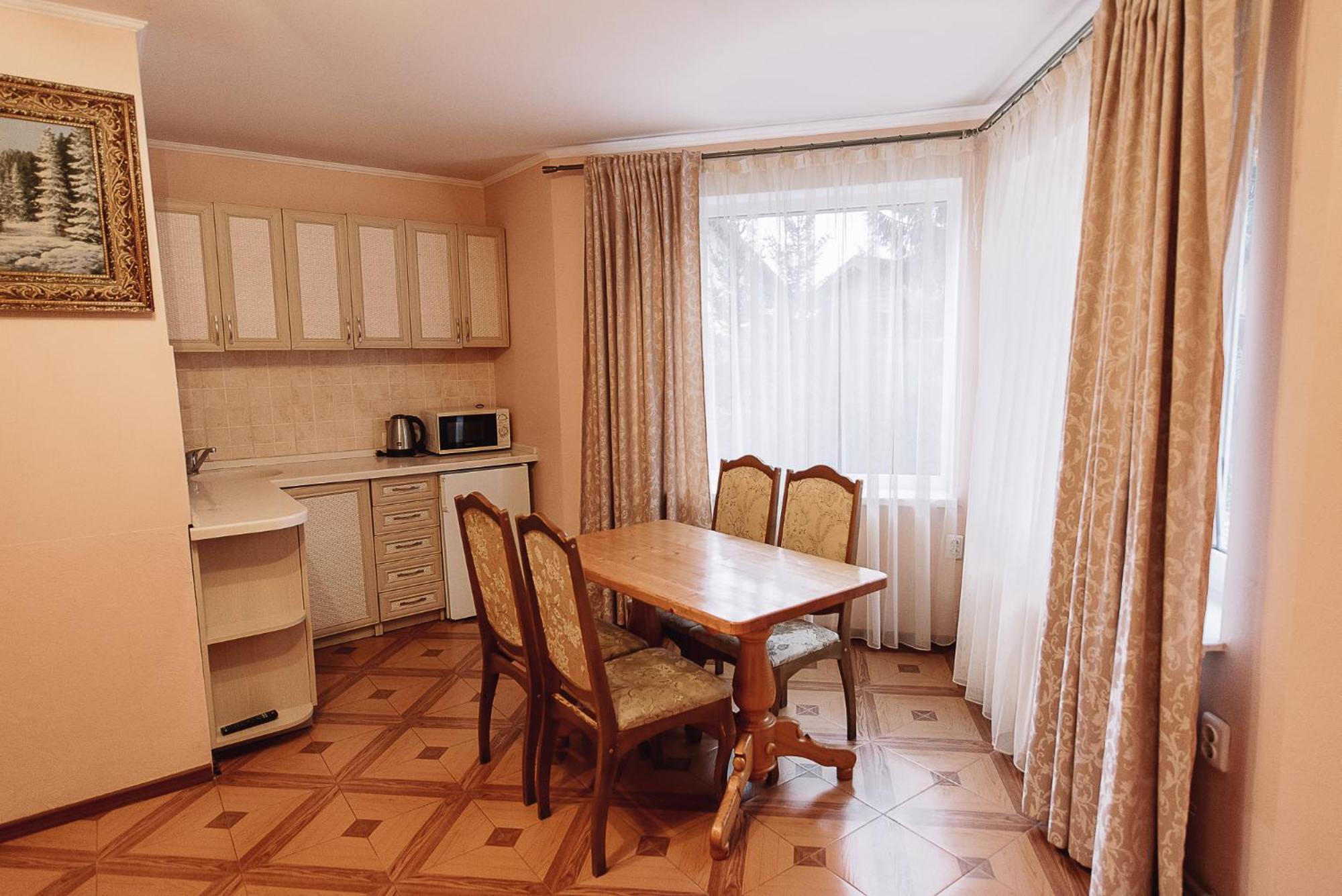 Toga Hotel Yablunytsya Bagian luar foto